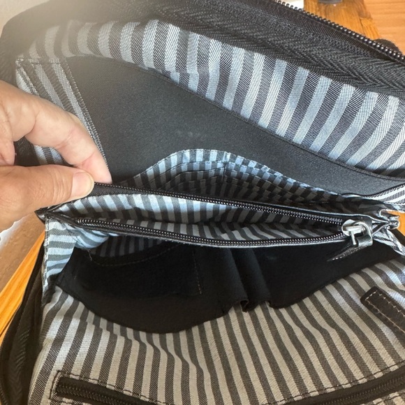 Jack Georges Voyager Collection Black Leather Small Backpack /Crossbody– EUC - Picture 11 of 12